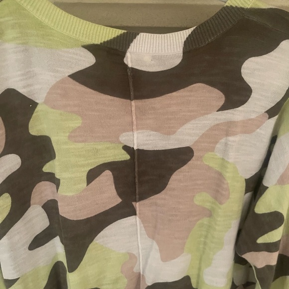 Lisa Todd camo print sweater. Size M - Picture 3 of 6